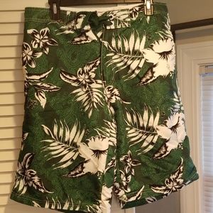 Men's tropical swim shorts
